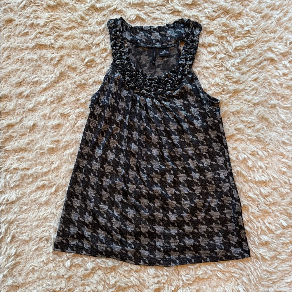 New directions brand black and silver houndstooth top Women’s size medium